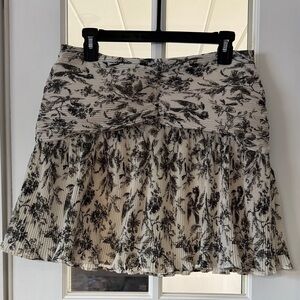Express pleated mini skirt